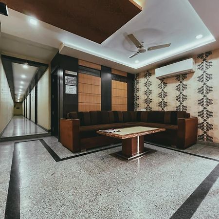 Hotel S L E Residency Varanasi Exteriör bild