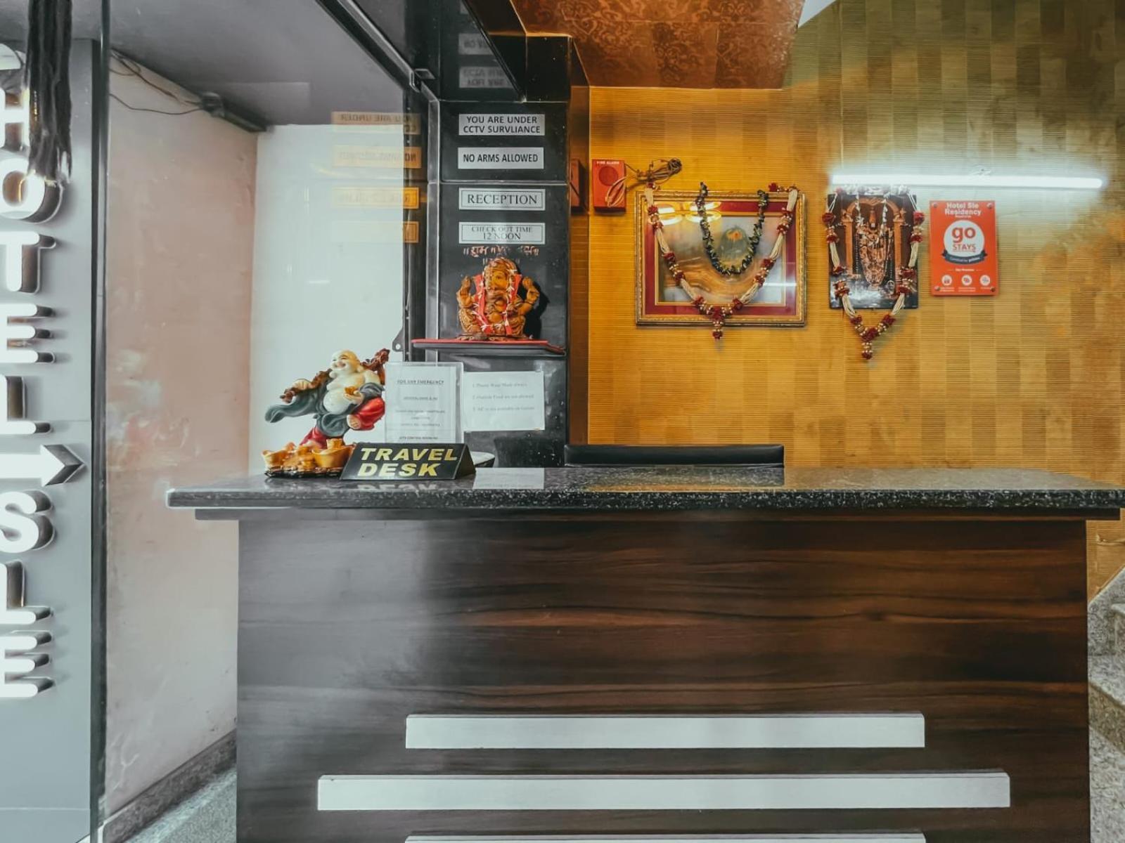 Hotel S L E Residency Varanasi Exteriör bild