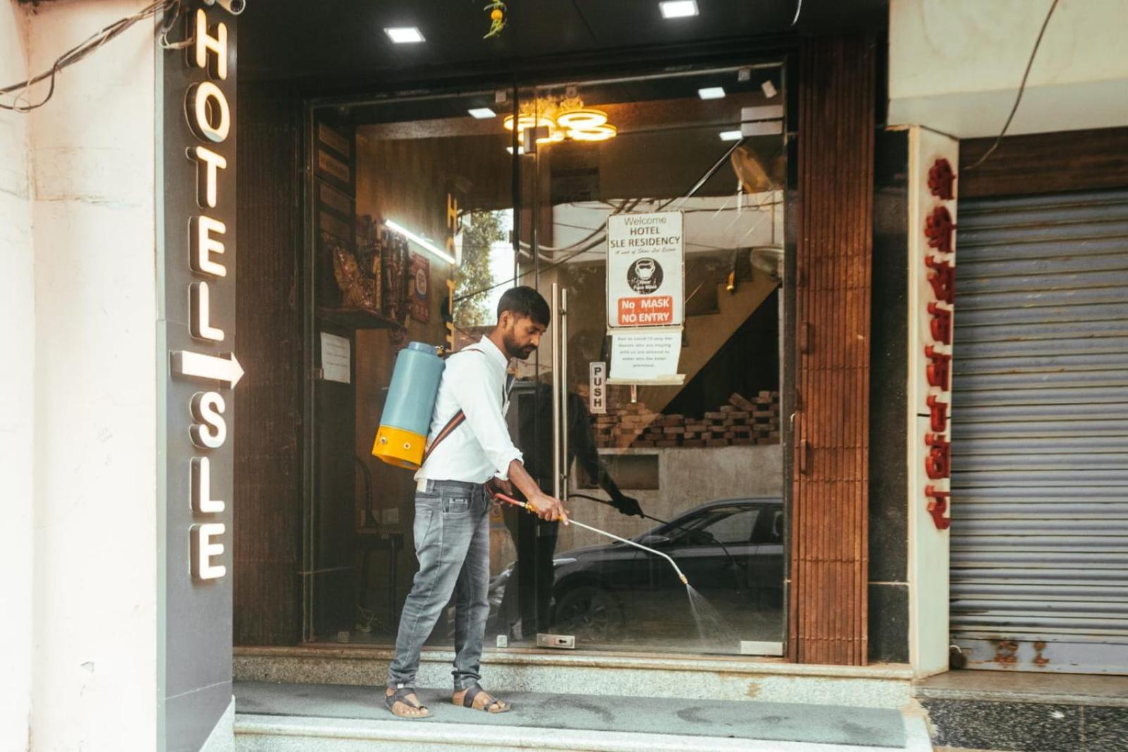 Hotel S L E Residency Varanasi Exteriör bild