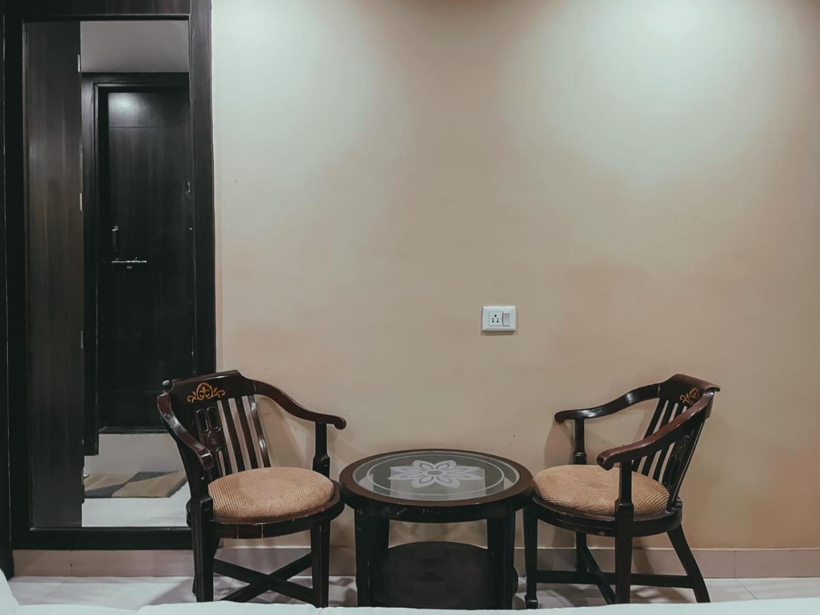 Hotel S L E Residency Varanasi Exteriör bild